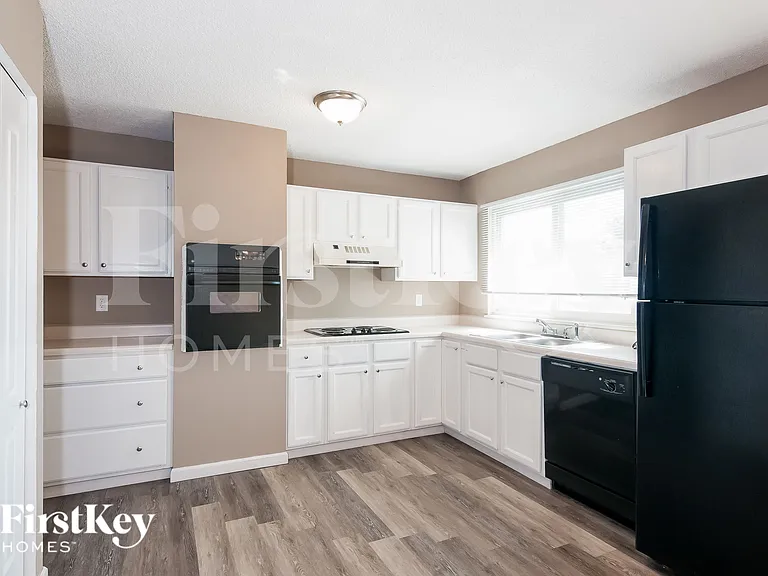 9553 Winkler Dr — Photo 8