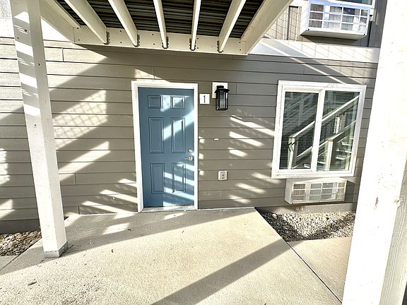 2nd image of 3185 Queen Anns St #1