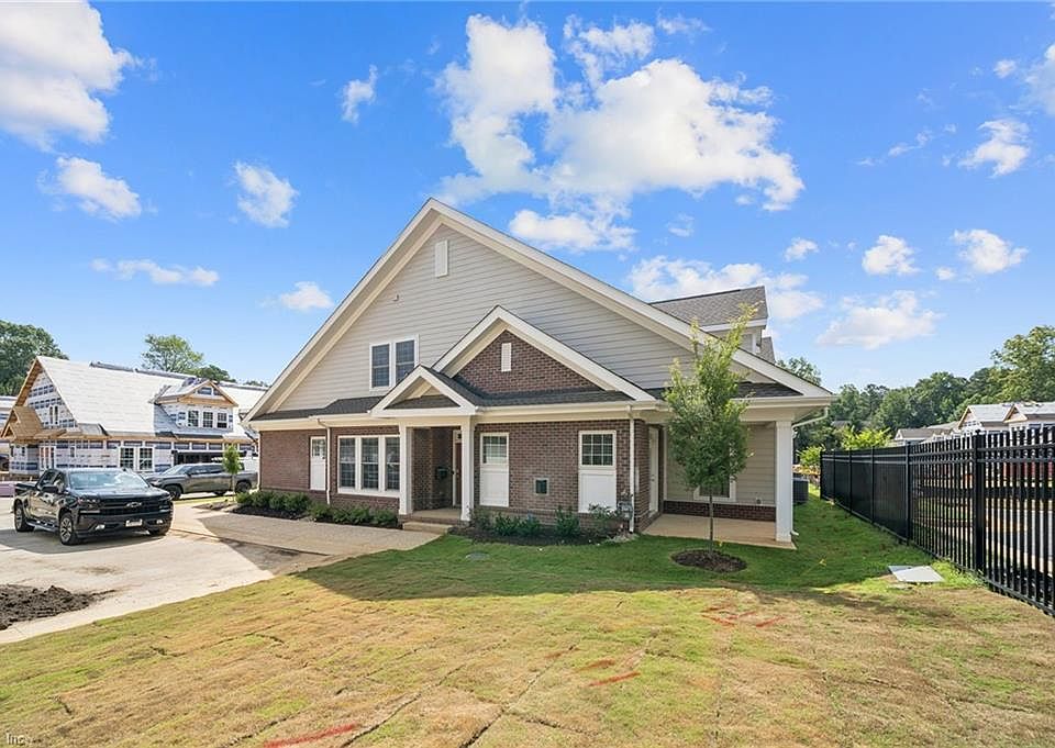 1st image of 1272 Treviso Bay