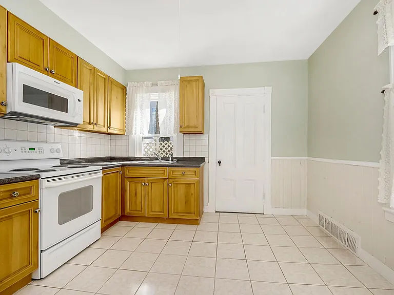 16 Oak Grove Ter — Photo 29