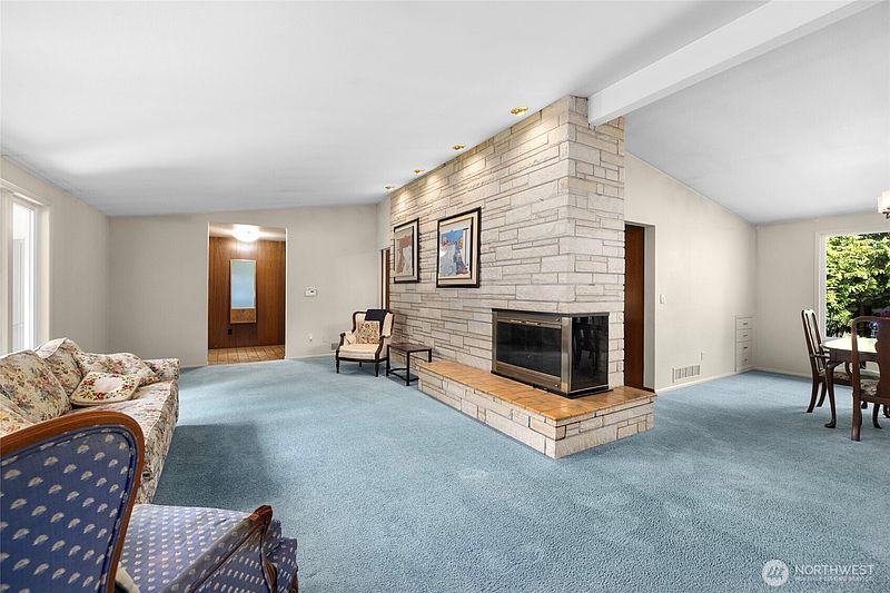 5th image of 300 Claremont Place