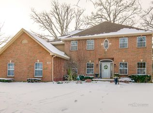 1028 Portsmouth Cir, Gurnee, IL 60031