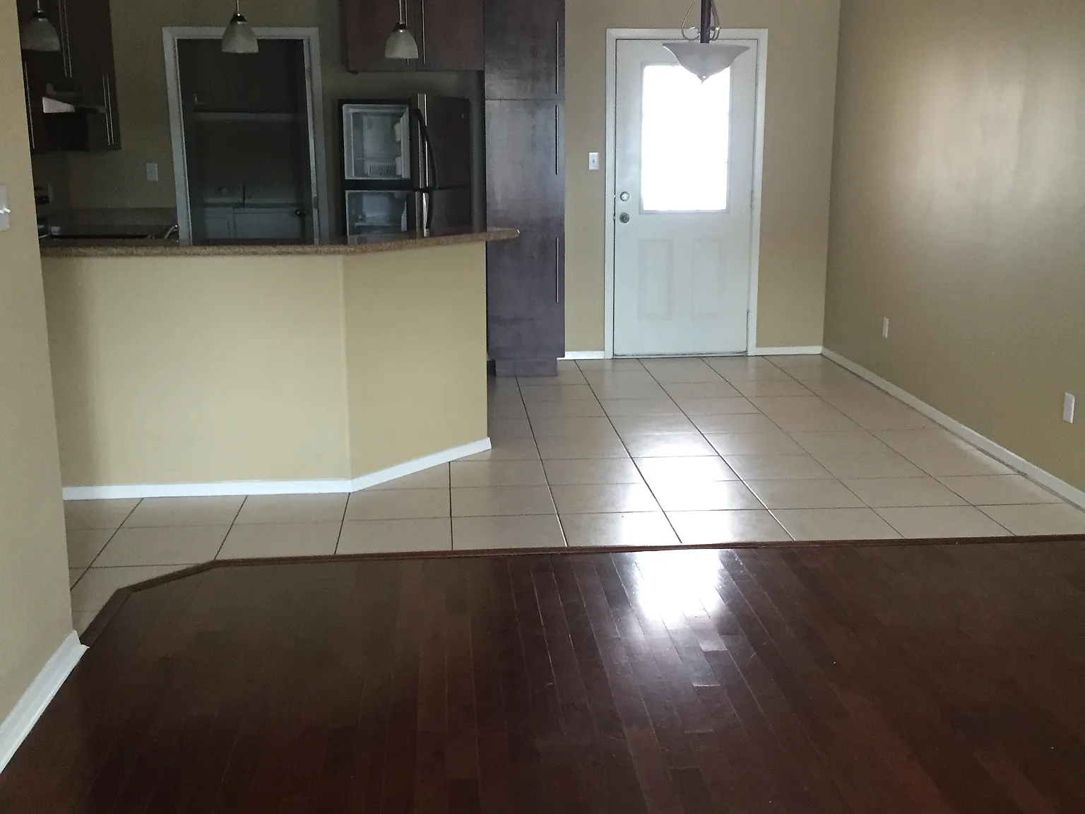2 bed, 2.5 bath, 1100 sqft, $1,250 — Photo 3