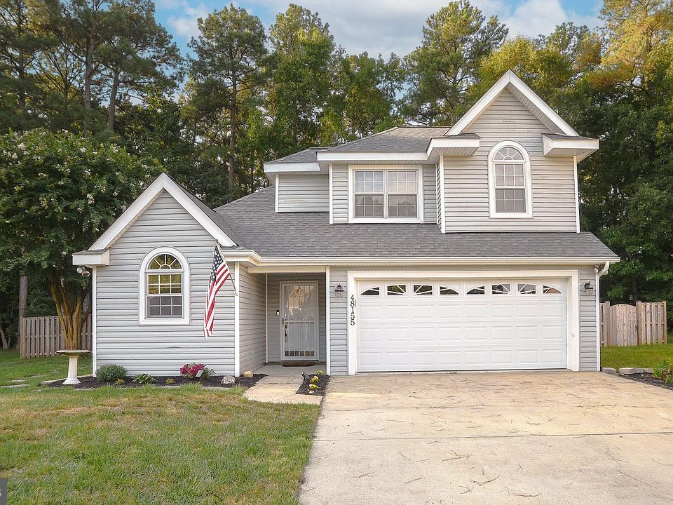 1st image of 48155 Livonia Cir