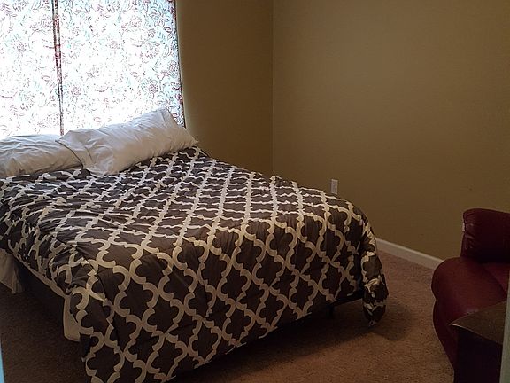 5th image of 1419 Whitetail Dr S