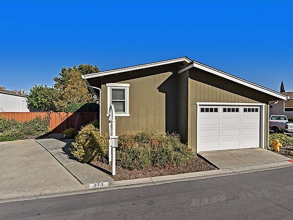 4th image of 373 Millpond Dr