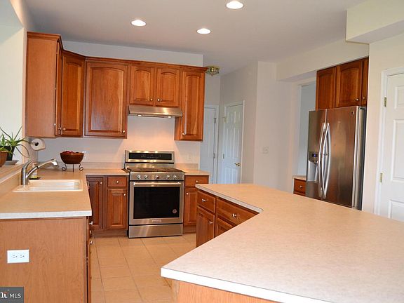 2nd image of 645 Blanca Ct