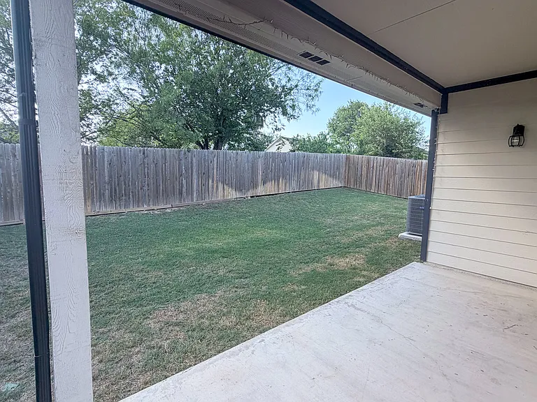 151 Lbj Ln — Photo 38