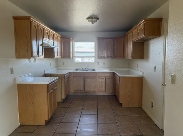 8715 Independence Dr #11, El Paso, TX 79907
