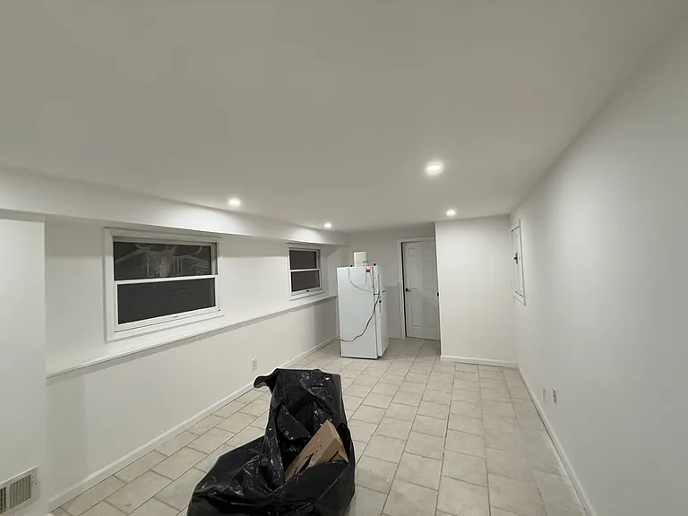 Strathmore Dr — Photo 3