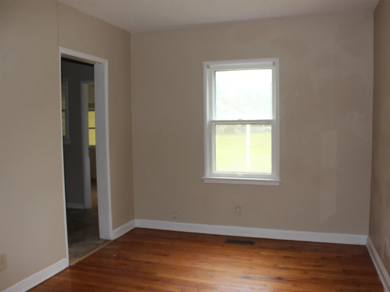 4th Avenue 1401* - 1 — Photo 2