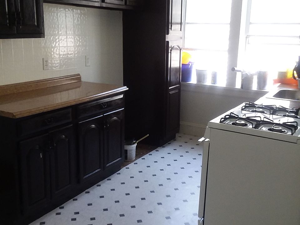 2nd image of 118 Jefferson St