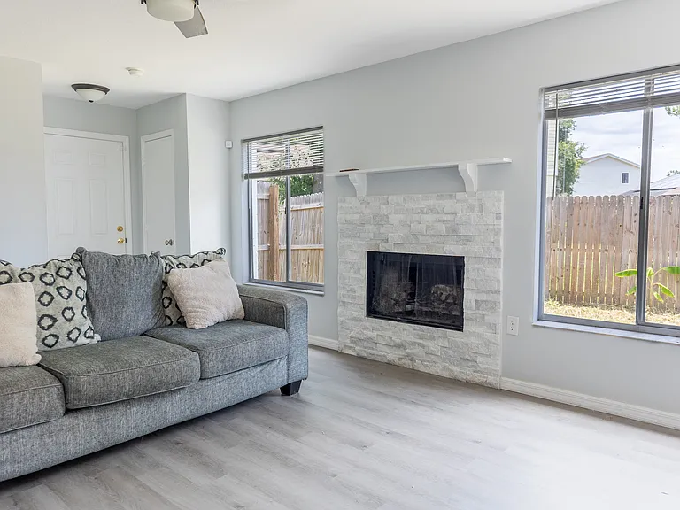 1306 Bramblewood Dr — Photo 15