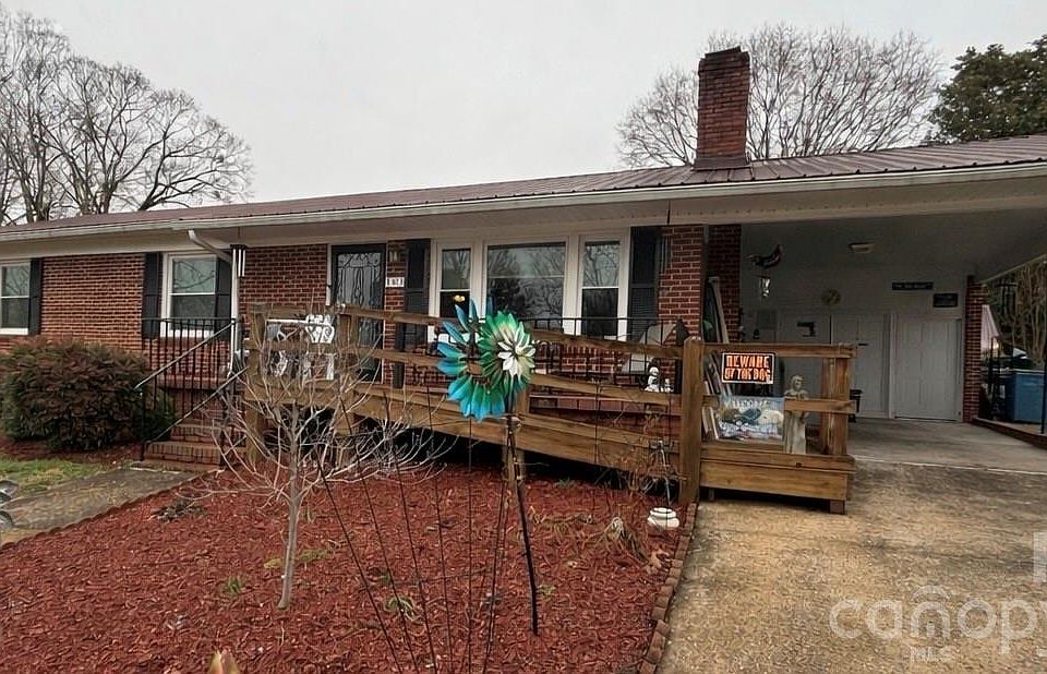 1st image of 503 9th Ave SW