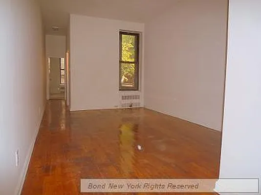 Rented by Bond New York | media 23