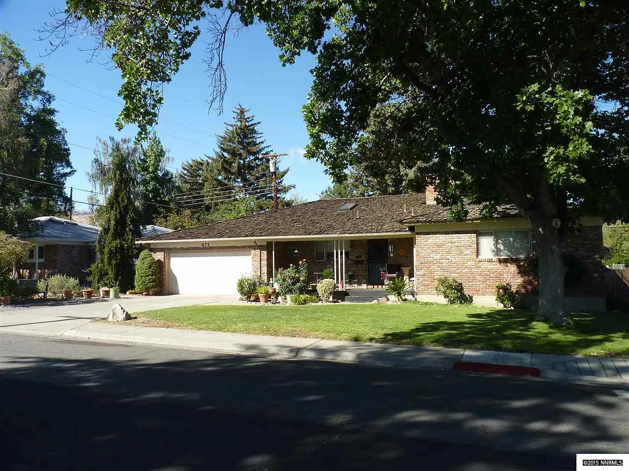 975 Robin St photo 1