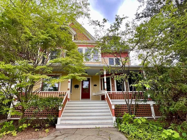 83 Bancroft Rd, Northampton, MA 01060