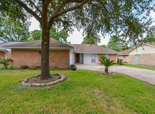 6230 Leaf Arbor Dr, Houston, TX 77092