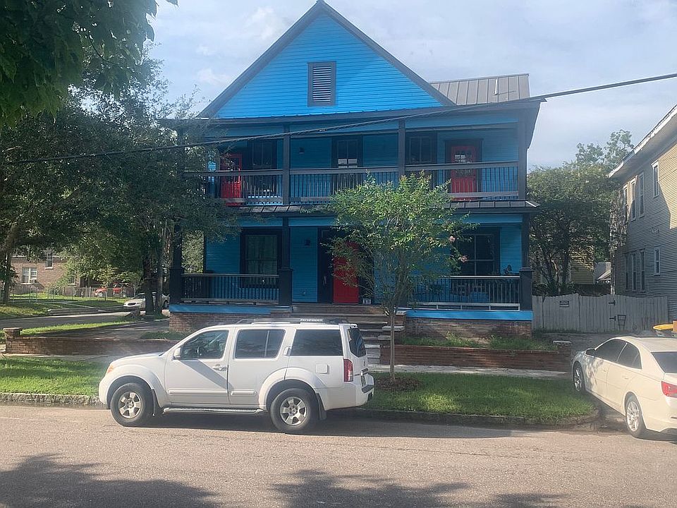 1st image of 301 E 5th St