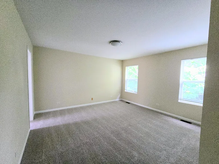 4039 Blackstone Dr — Photo 7