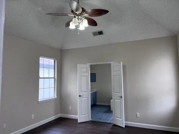 909 Yosemite Trl, Mesquite, TX 75149