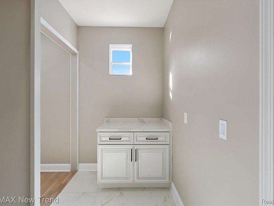 1683 Delta Dr, photo 24