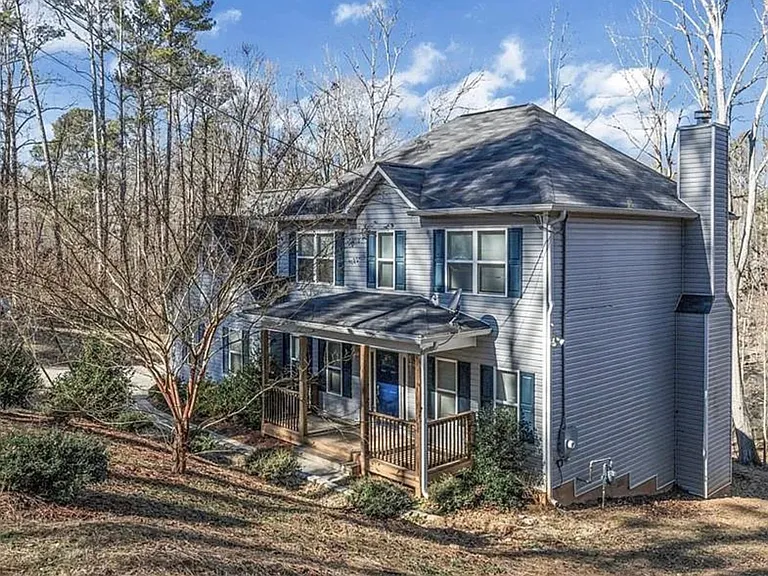 225 Benjamin Cir — Photo 2