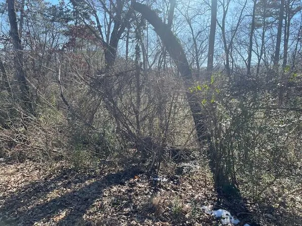 6821 Lakeshore Dr, Chattanooga, TN 37416