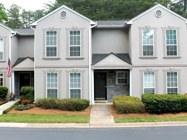 602 Masons Creek Cir, Sandy Springs, GA 30350