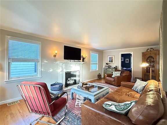 5th image of 11 Beech Tree Rd E