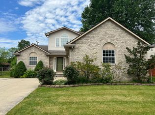 14777 Inkster Rd, Livonia, MI 48154