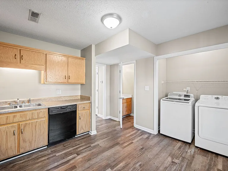 Peabody Dr - 375 — Photo 11