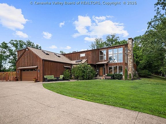 2nd image of 2067 Smith Rd