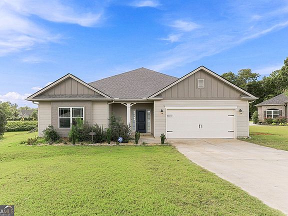 2nd image of 6104 Creekside View Ln