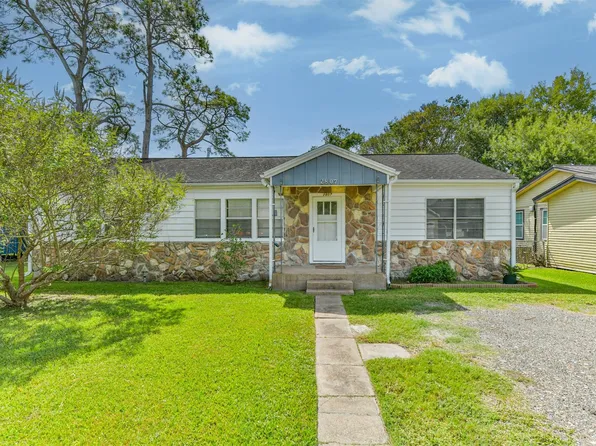 2807 Fannin St, La Marque, TX 77568