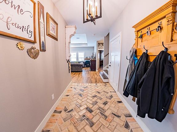 5th image of 1523 Llano St