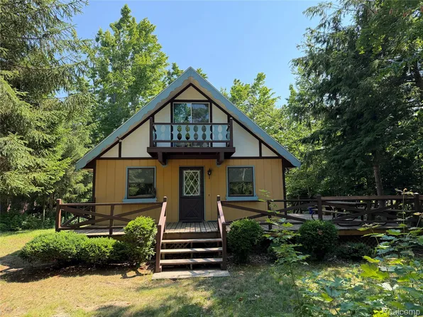 3257 Parmater Rd, Elmira, MI 49735