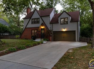 3208 SW 19th St, Topeka, KS 66604