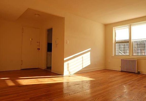 3rd image of 1491 Shore Pkwy APT 4A