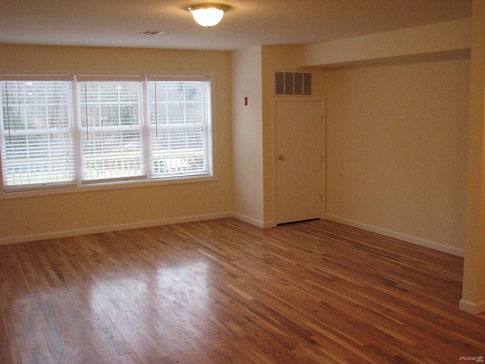 Bright, Open Floor Plan