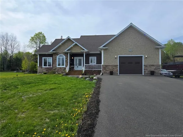 1124 Robertville, Beresford, NB E8K 2P5