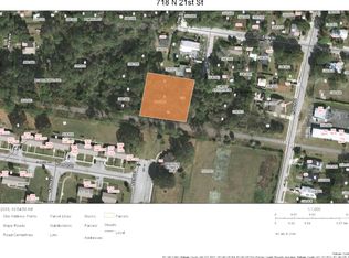 718 N 21st St, Palatka, FL 32177
