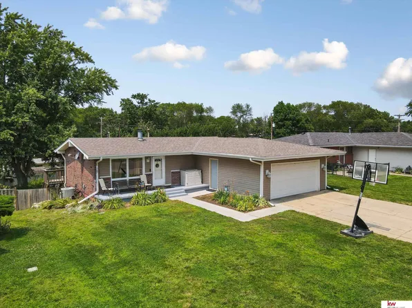 615 Glenhaven Dr, Lincoln, NE 68505