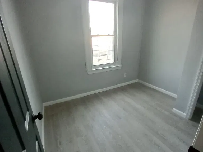 198 Parker St #2 — photo 5 of 6