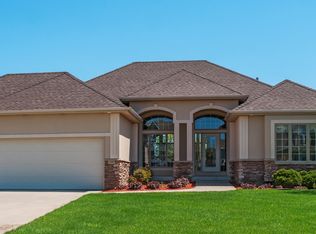 6305 NW 94th St, Johnston, IA 50131