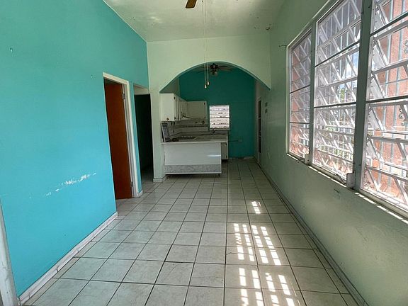 2nd image of 10 Lina Corretjer St