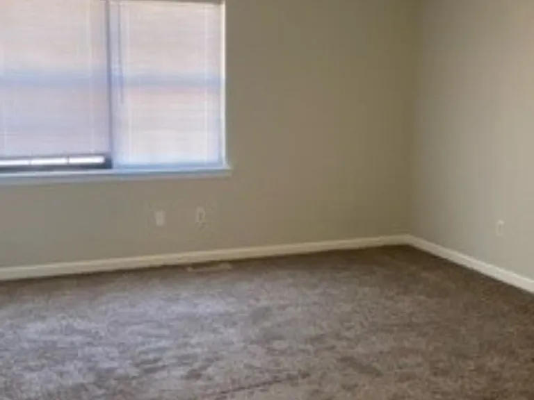 103 Woodley Dr — Photo 6