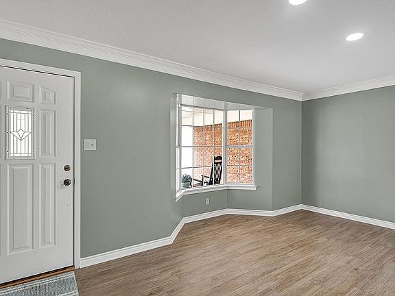 3rd image of 203 Tomlin St