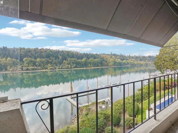 790 SE Webber St Unit 302, Portland, OR 97202