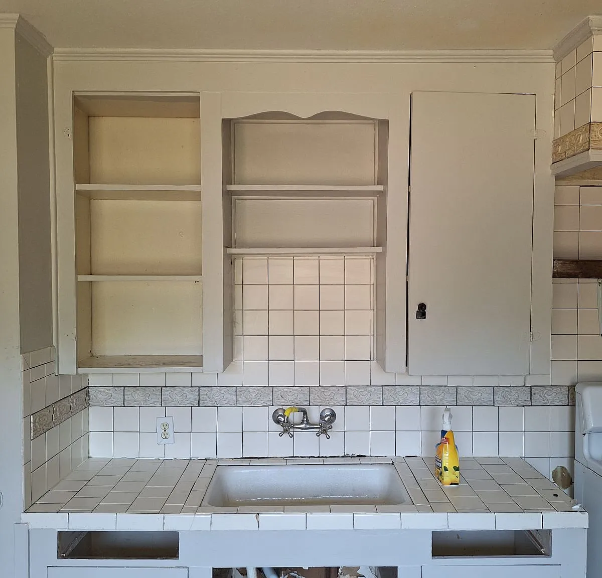 1444 Patricia Dr — Photo 2